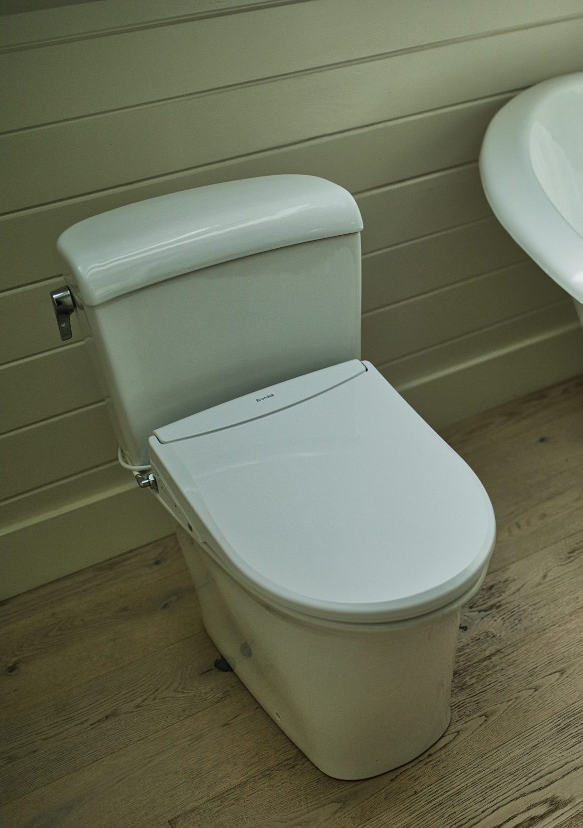 Brondell Swash Thinline T44 Review